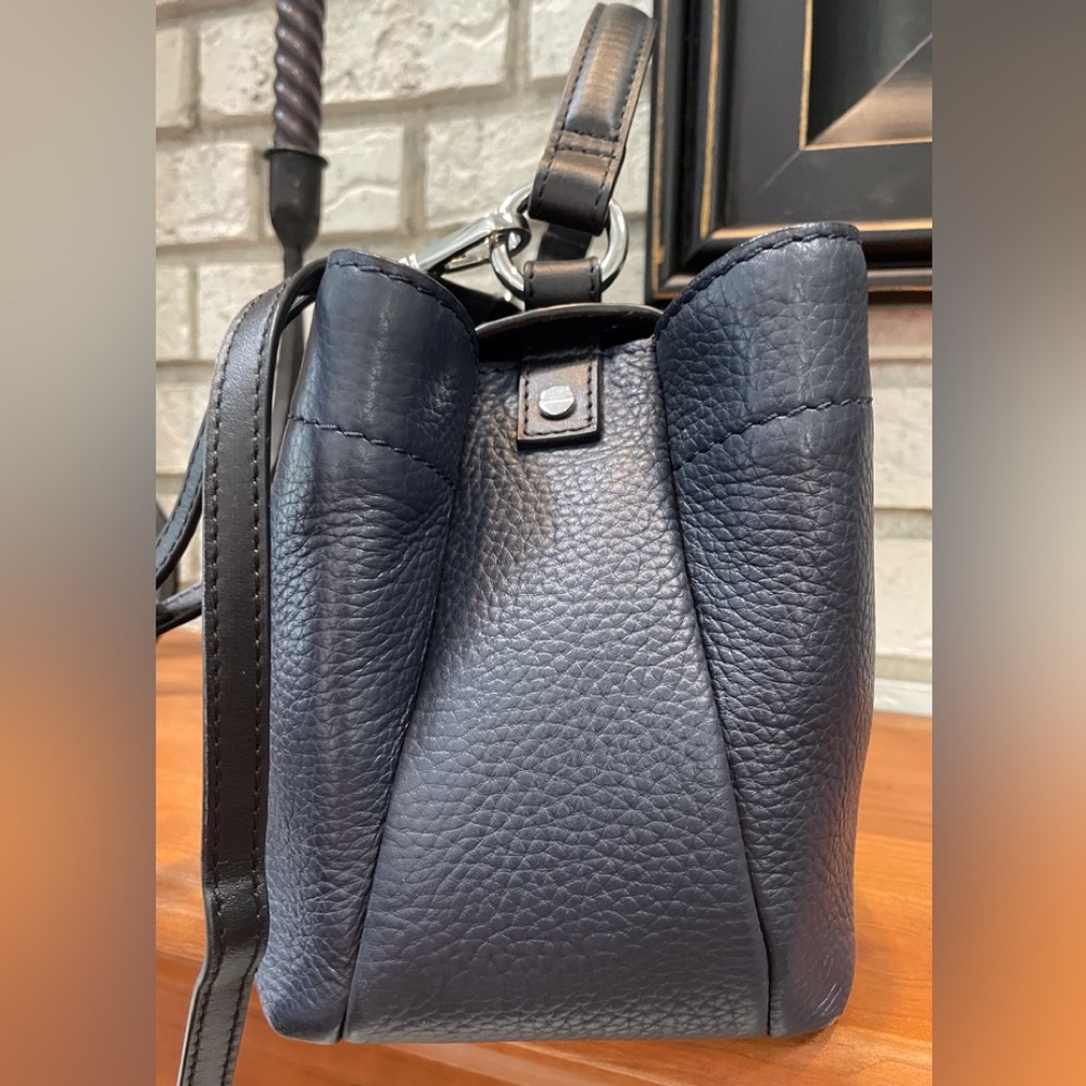 Radley London deep navy blue crossbody bag with hand strap - Picture 4 of 15